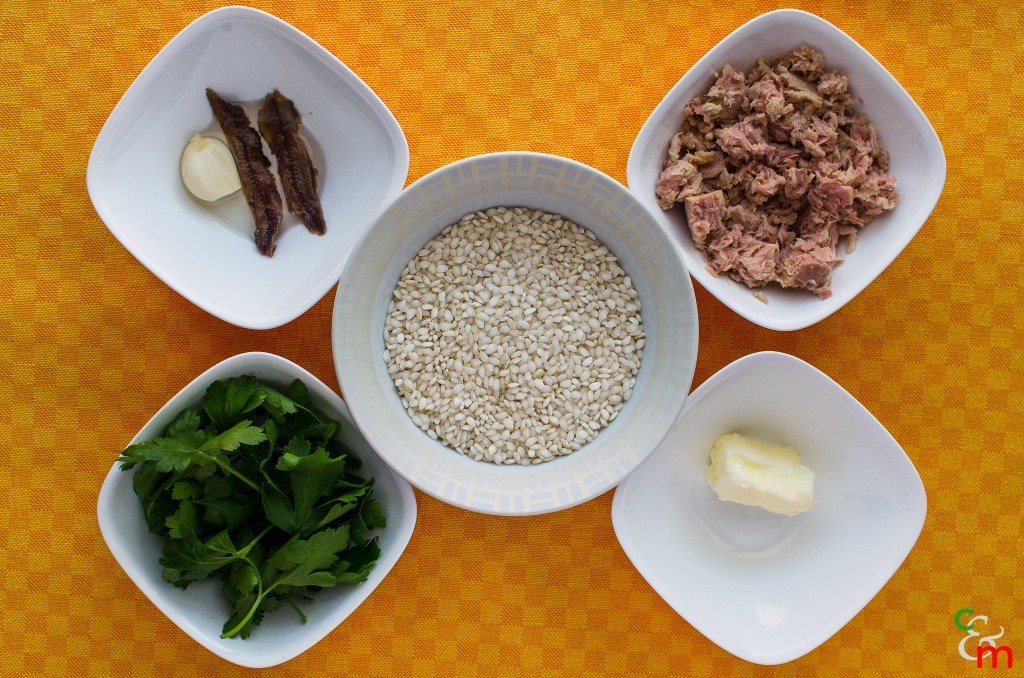 Ingredienti per il risotto semplice al tonno